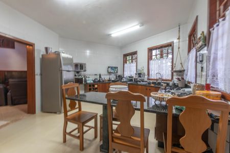 Casa de condomínio à venda com 595m², 4 quartos e 6 vagasCozinha