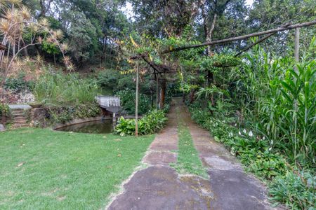 Casa de condomínio à venda com 595m², 4 quartos e 6 vagasÁrea externa