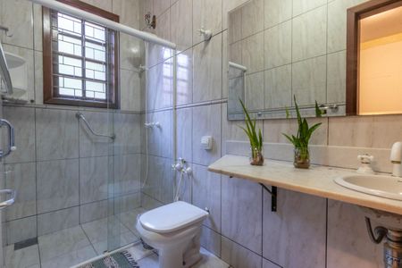 Casa de condomínio à venda com 595m², 4 quartos e 6 vagasBanheiro