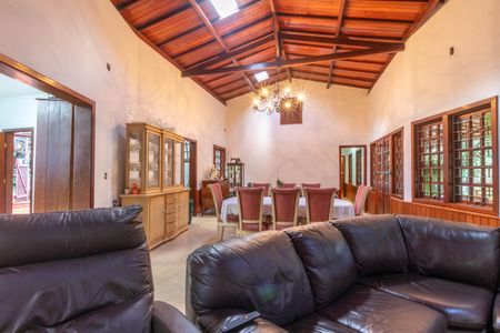 Casa de condomínio à venda com 595m², 4 quartos e 6 vagasSala