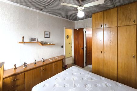 Apartamento à venda com 190m², 3 quartos e 2 vagas Apartamento à venda com 190m², 3 quartos e 2 vagasQuarto 01 - Suíte