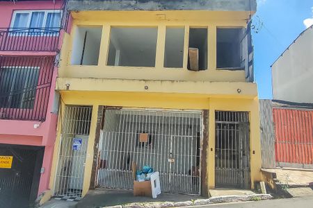 Casa para alugar com 130m², 2 quartos e sem vaga Casa para alugar com 130m², 2 quartos e sem vagaFachada