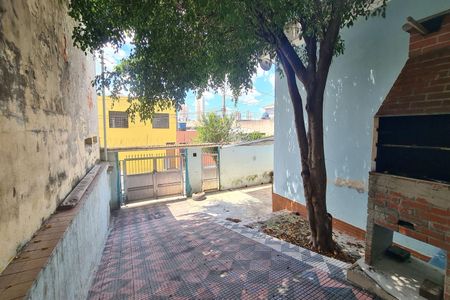 Casa à venda com 219m², 1 quarto e 4 vagasQuintal