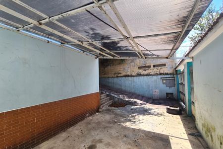 Casa à venda com 219m², 1 quarto e 4 vagasQuintal