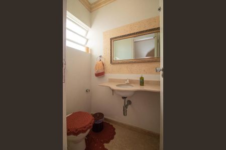 Casa de condomínio à venda com 198m², 3 quartos e 2 vagasLavabo