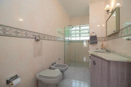 Casa de condomínio à venda com 198m², 3 quartos e 2 vagasBanheiro