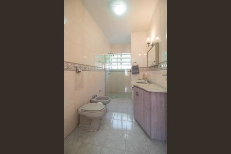 Casa de condomínio à venda com 198m², 3 quartos e 2 vagasBanheiro