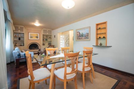 Casa de condomínio à venda com 198m², 3 quartos e 2 vagasSala