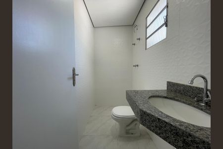 Casa à venda com 300m², 4 quartos e 2 vagas Casa à venda com 300m², 4 quartos e 2 vagasBanheiro 1