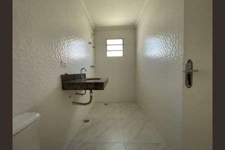 Casa à venda com 300m², 4 quartos e 2 vagas Casa à venda com 300m², 4 quartos e 2 vagasBanheiro 4