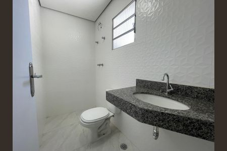 Casa à venda com 300m², 4 quartos e 2 vagas Casa à venda com 300m², 4 quartos e 2 vagasBanheiro 1