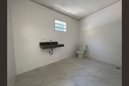 Casa à venda com 300m², 4 quartos e 2 vagas Casa à venda com 300m², 4 quartos e 2 vagasBanheiro 2
