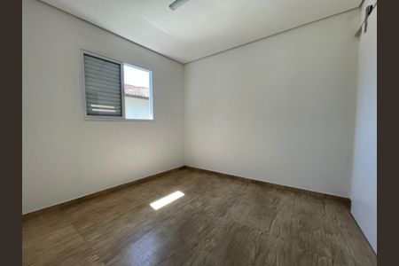 Casa à venda com 300m², 4 quartos e 2 vagas Casa à venda com 300m², 4 quartos e 2 vagasCloset - Quarto 2