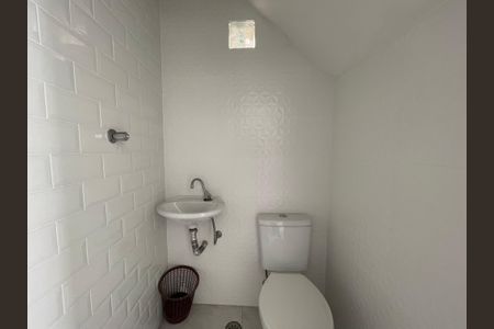 Casa à venda com 300m², 4 quartos e 2 vagas Casa à venda com 300m², 4 quartos e 2 vagasLavabo da Sala