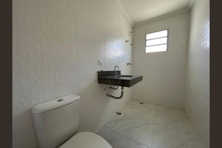 Casa à venda com 300m², 4 quartos e 2 vagas Casa à venda com 300m², 4 quartos e 2 vagasBanheiro 3
