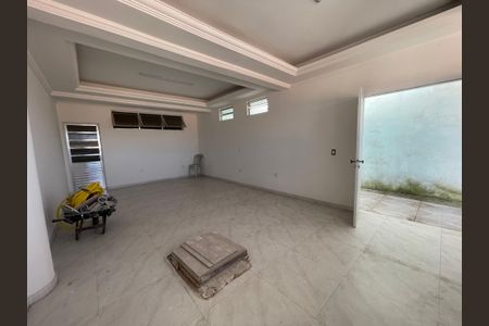 Casa à venda com 300m², 4 quartos e 2 vagas Casa à venda com 300m², 4 quartos e 2 vagasSala 2