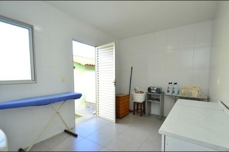 Casa à venda com 257m², 3 quartos e 1 vagaLavanderia