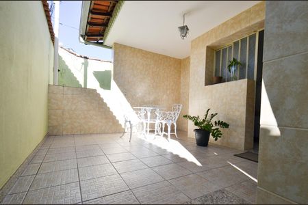 Casa à venda com 257m², 3 quartos e 1 vagaVaranda casa principal