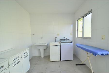 Casa à venda com 257m², 3 quartos e 1 vagaLavanderia