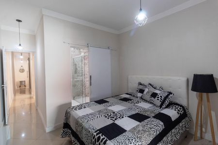 Casa à venda com 265m², 4 quartos e 2 vagas Casa à venda com 265m², 4 quartos e 2 vagasQuarto Suíte