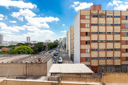 Apartamento à venda com 46m², 2 quartos e 1 vaga Apartamento à venda com 46m², 2 quartos e 1 vagaVaranda da Sala - Vista