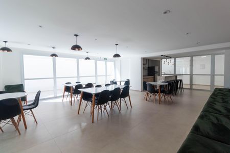 Apartamento para alugar com 49m², 1 quarto e 1 vaga Apartamento para alugar com 49m², 1 quarto e 1 vagaÁrea comum - Salão de festasa