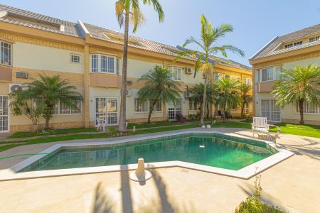 Casa à venda com 148m², 4 quartos e 2 vagas Casa à venda com 148m², 4 quartos e 2 vagasÁrea comum - Piscina