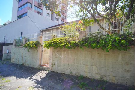 Casa à venda com 350m², 2 quartos e 2 vagasFachada