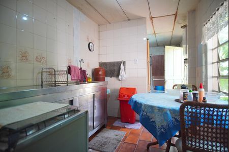 Casa à venda com 350m², 2 quartos e 2 vagasCozinha