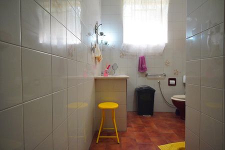 Casa à venda com 350m², 2 quartos e 2 vagasBanheiro