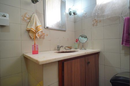 Casa à venda com 350m², 2 quartos e 2 vagasBanheiro