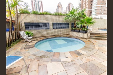 Apartamento à venda com 102m², 3 quartos e 2 vagas Apartamento à venda com 102m², 3 quartos e 2 vagasÁrea comum - Piscina