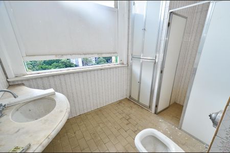 Apartamento à venda com 133m², 3 quartos e sem vagaBanheiro social