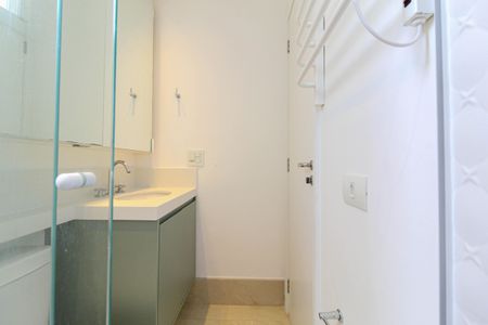 Apartamento para alugar com 75m², 2 quartos e 2 vagas Apartamento para alugar com 75m², 2 quartos e 2 vagasBanheiro da Suíte 2