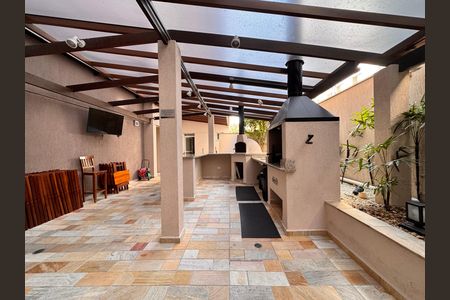 Apartamento para alugar com 80m², 3 quartos e 2 vagas Apartamento para alugar com 80m², 3 quartos e 2 vagasÁrea comum - Churrasqueira