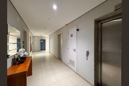 Apartamento para alugar com 80m², 3 quartos e 2 vagas Apartamento para alugar com 80m², 3 quartos e 2 vagasHall social