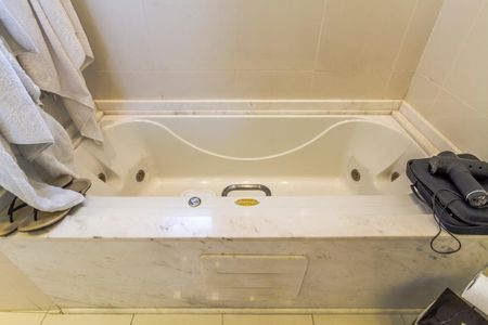 Apartamento à venda com 151m², 3 quartos e 2 vagas Apartamento à venda com 151m², 3 quartos e 2 vagasBanheiro da Suíte 1