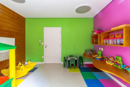 Apartamento à venda com 151m², 3 quartos e 2 vagas Apartamento à venda com 151m², 3 quartos e 2 vagasÁrea comum - Brinquedoteca