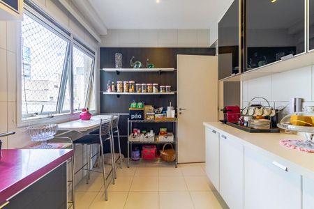 Apartamento à venda com 151m², 3 quartos e 2 vagas Apartamento à venda com 151m², 3 quartos e 2 vagasCozinha