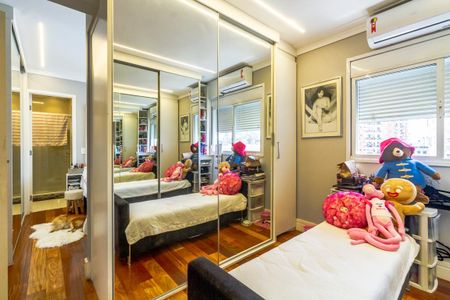Apartamento à venda com 151m², 3 quartos e 2 vagas Apartamento à venda com 151m², 3 quartos e 2 vagasSuíte 1