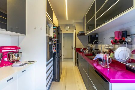 Apartamento à venda com 151m², 3 quartos e 2 vagas Apartamento à venda com 151m², 3 quartos e 2 vagasCozinha