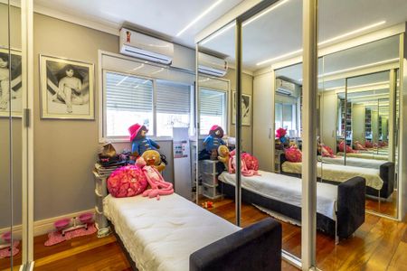 Apartamento à venda com 151m², 3 quartos e 2 vagas Apartamento à venda com 151m², 3 quartos e 2 vagasSuíte 1