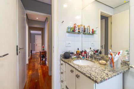 Apartamento à venda com 151m², 3 quartos e 2 vagas Apartamento à venda com 151m², 3 quartos e 2 vagasBanheiro da Suíte 2