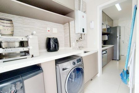 Apartamento à venda com 60m², 2 quartos e 1 vagaÁrea de Serviço