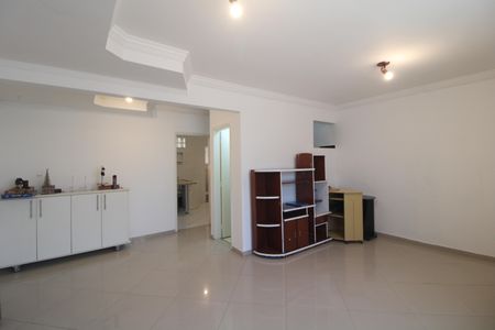 Casa de condomínio à venda com 180m², 3 quartos e 3 vagasSala