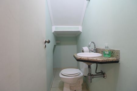 Casa de condomínio à venda com 180m², 3 quartos e 3 vagasLavabo