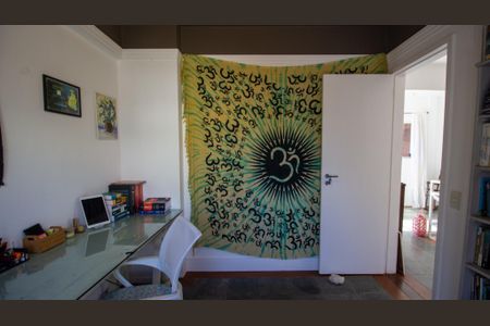 Casa à venda com 155m², 5 quartos e 2 vagasSuíte 1