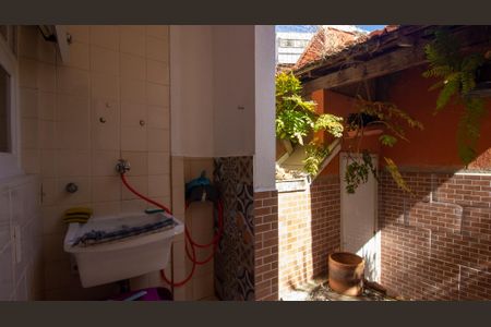 Casa à venda com 155m², 5 quartos e 2 vagasCozinha e Área de Serviço