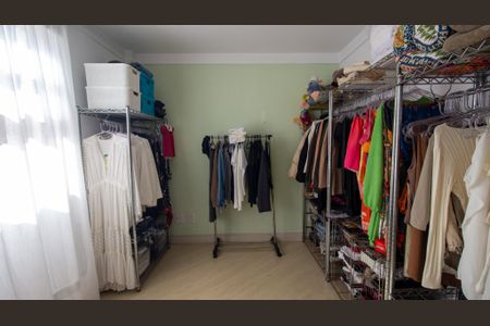 Casa à venda com 155m², 5 quartos e 2 vagasQuarto 2