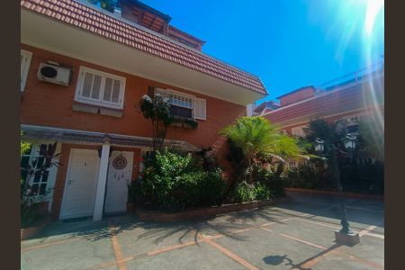 Casa à venda com 155m², 5 quartos e 2 vagasFachada da Casa